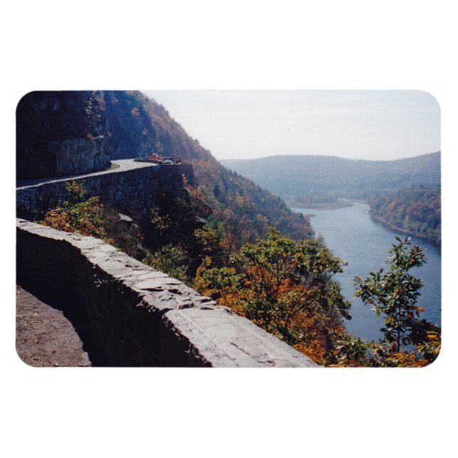 Hawksnest Magnet (Horizontal)