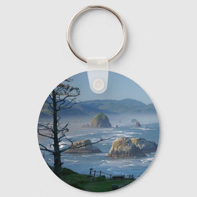 Haystack Rock, Cannon Beach, Oregon Key Ring (Front)