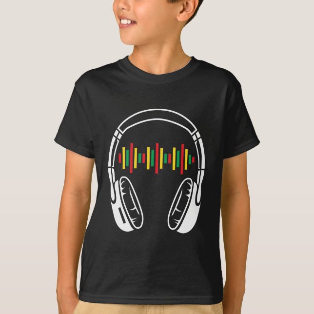 Headphones Reggae Music Lover Rastafari Jamaica T-Shirt (Front)