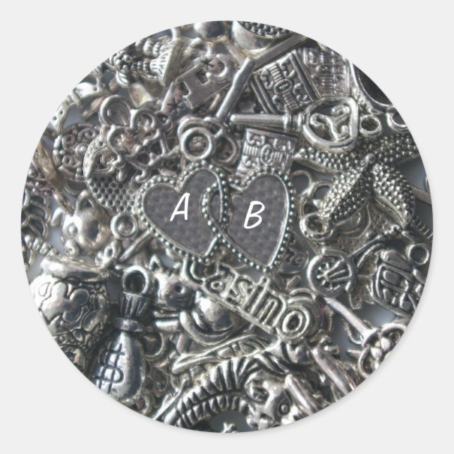 Heart charms classic round sticker (Front)