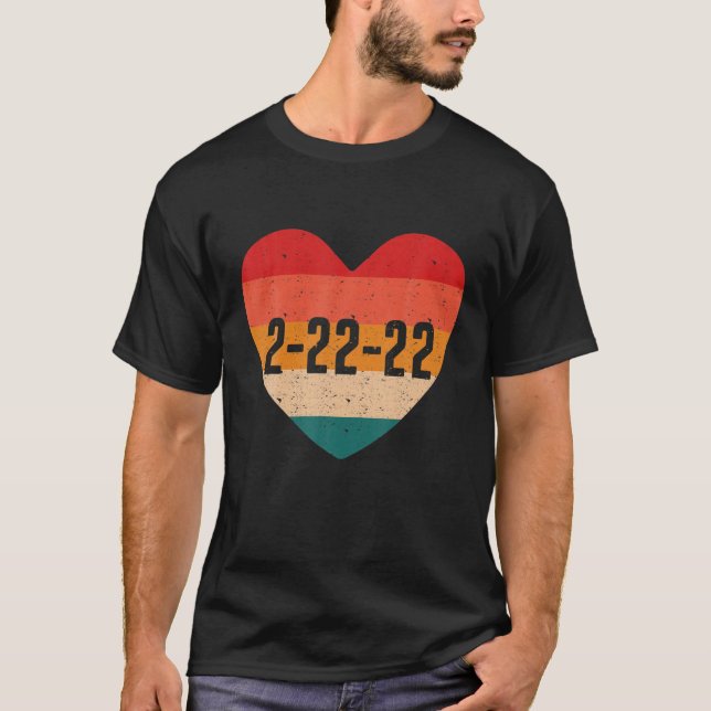 Heart Retro Happy Twosday 2022 February 2Nd 2022 - T-Shirt (Front)