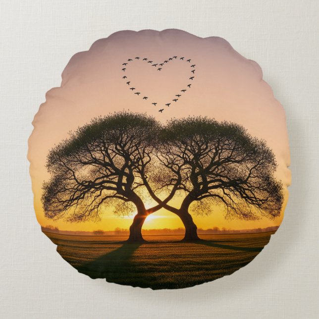 Heart-Shaped Bird Flock at Sunset – Romantic Round Cushion (Front)