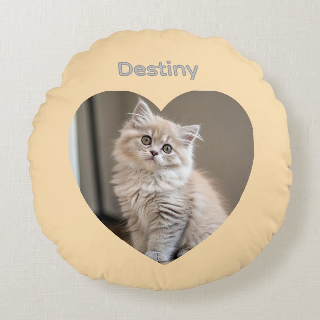 Heart-Shaped Cat Design Round Cushion (Front)