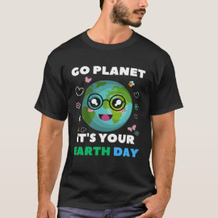 Heart Shaped Earth Day Everyday Bees World Environ T-Shirt