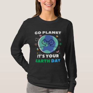 Heart Shaped Earth Day Everyday Bees World Environ T-Shirt