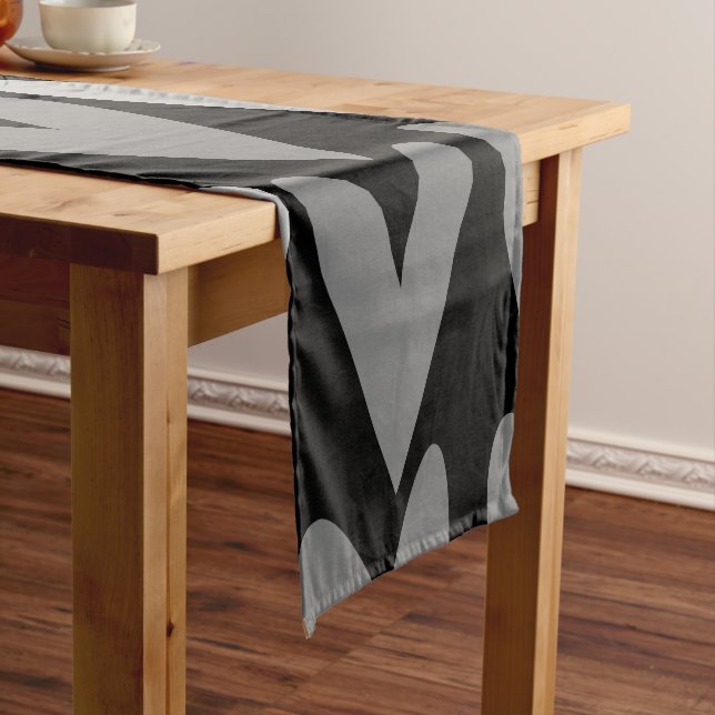 Hearts 4 short table runner (In Situ)