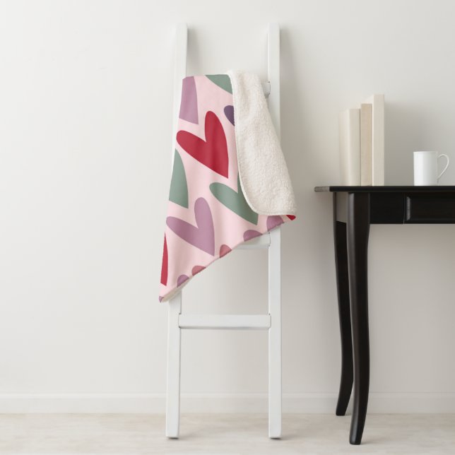 Hearts 5 sherpa blanket (In Situ)