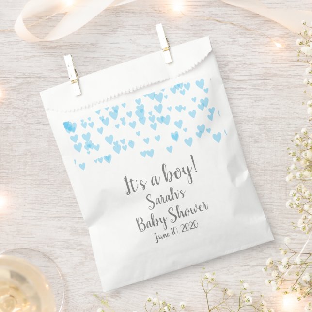 Hearts scattered in the air favour bags (Clipped)