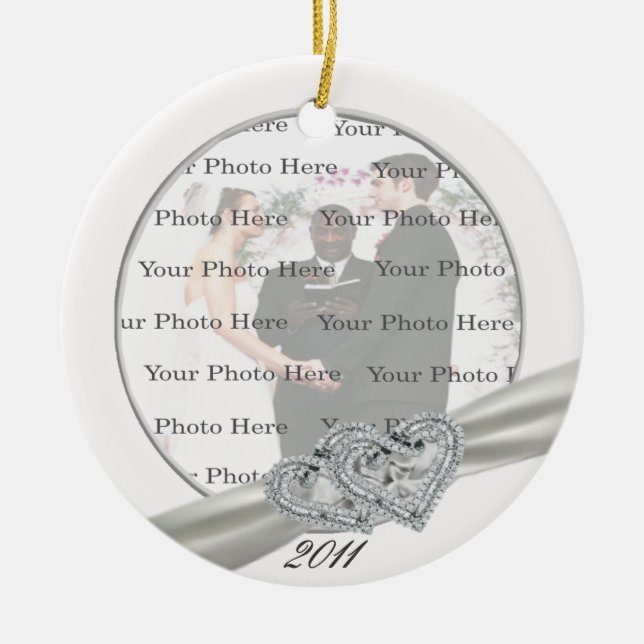 Hearts White Wedding Round Ornament (Front)
