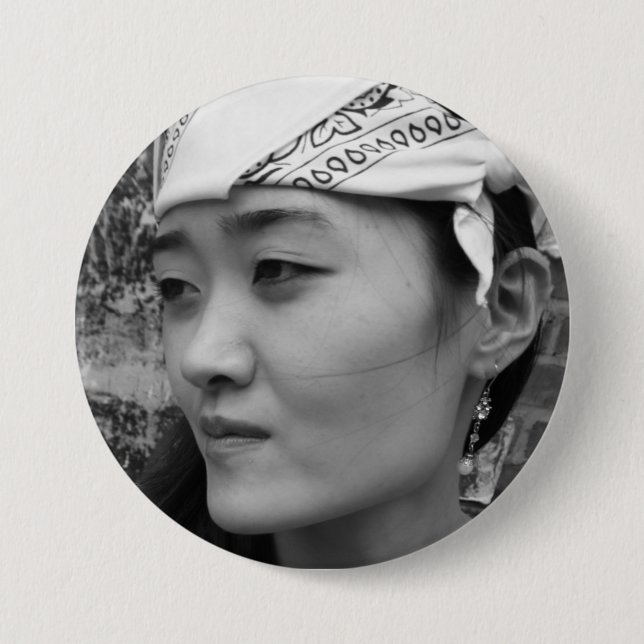 HEENA SHIM "K-POP" BUTTON PIN (Front)