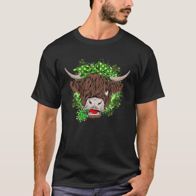 Heifer St Patrick s day Cow Shamrock Patricks day T-Shirt (Front)