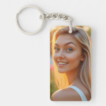 Helena's Tropical Escape: Beachside Bliss