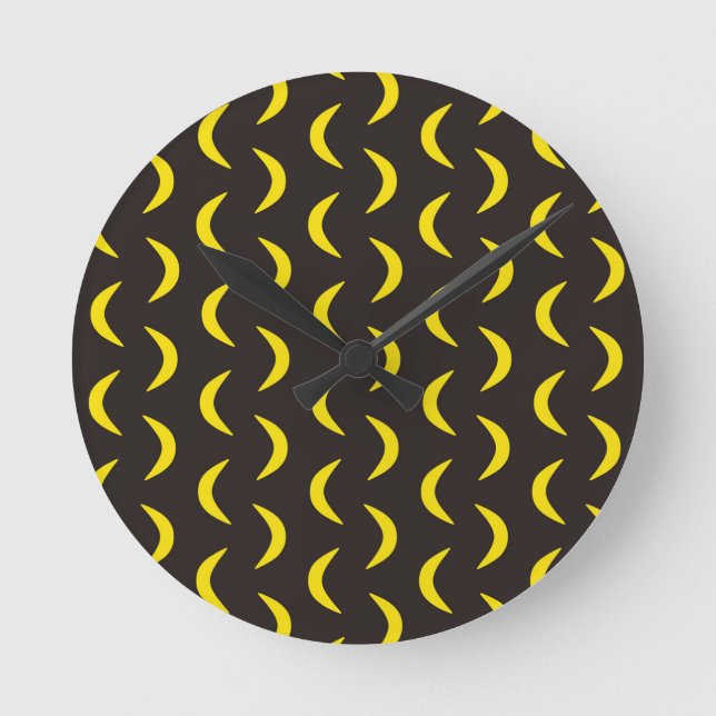 Hello Yellow Moon - seamless Halloween pattern. Round Clock (Front)