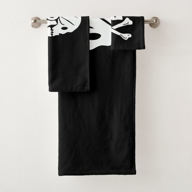 Henry Every Flag Pirate Flag Bath Towel Set (Insitu)