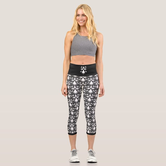 Hermine of Brittany Capri Leggings (Front)