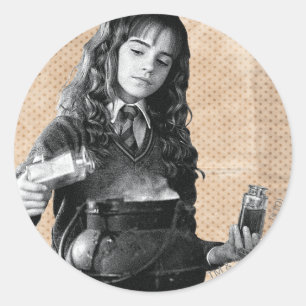 Hermione 7 classic round sticker