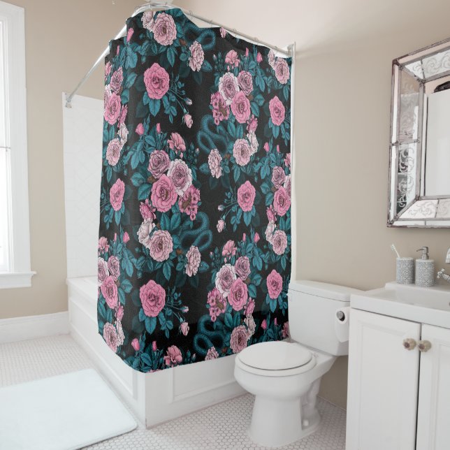 Hidden in the roses 2 shower curtain (In Situ)