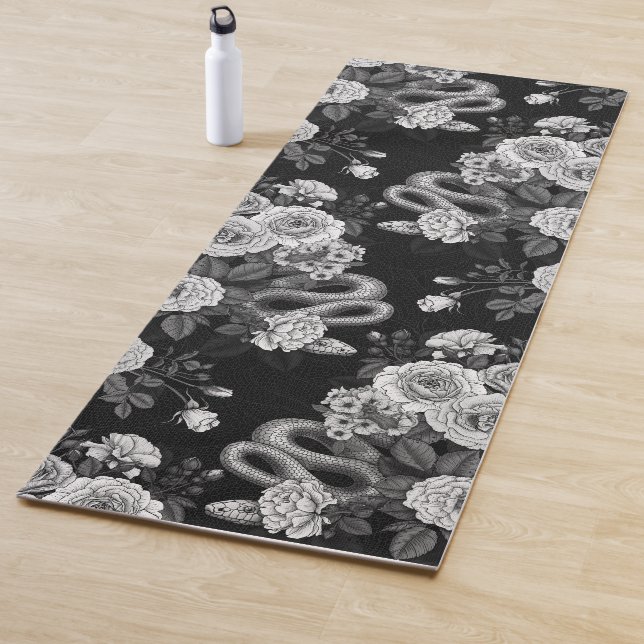 Hidden in the roses 3 yoga mat (In Situ)