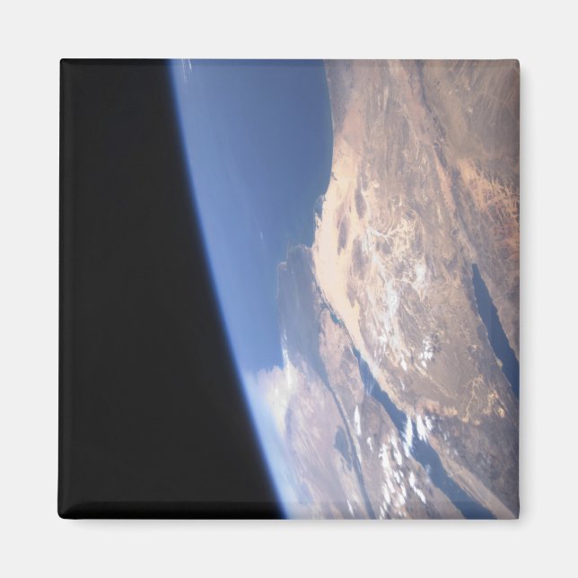 High oblique scene magnet (Front)