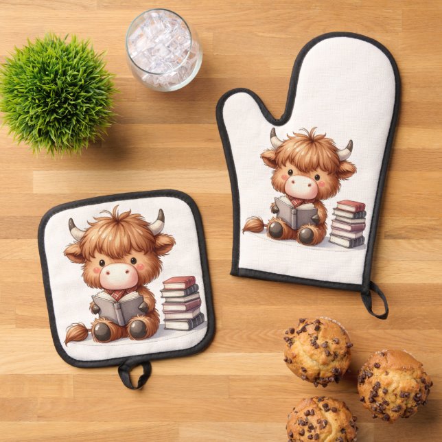 Highland Cow Reading Books Oven Mitt & Pot Holder Set (Top Down)