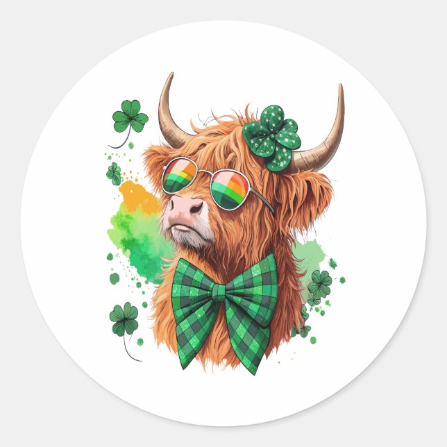 Highland Cow St Patrick’s , Lucky Cow Classic Round Sticker (Front)