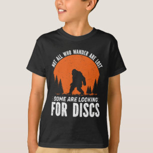 Hilarious Sasquatch Disc Golf Player Funny Graphic T-Shirt