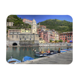 Hillside town of Vernazza, Cinque Terre, Liguria Magnet
