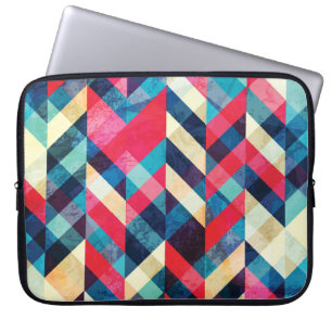 Hipster zigzag: grunge seamless pattern. laptop sleeve
