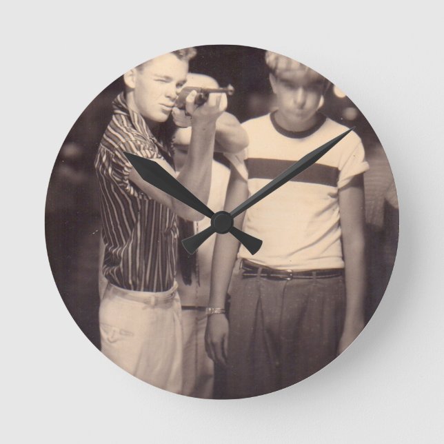 hit the target and win a kewpie doll round clock (Front)
