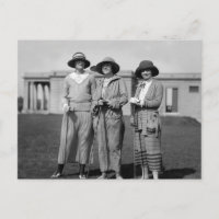 Hitting the Links in Style: 1923