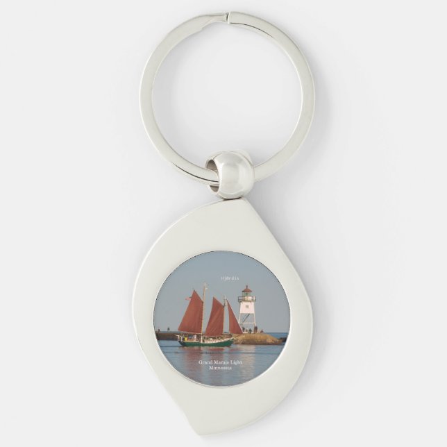 Hjordis & Grand Marais Light metal key chain (Front)