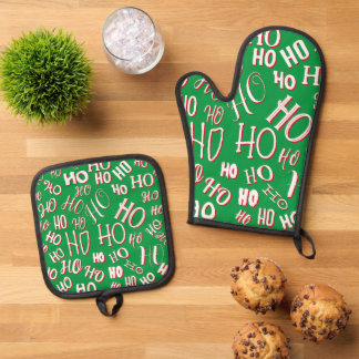 HO HO HO Christmas text pattern white green red Oven Mitt & Pot Holder Set