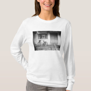 Hoi An Vietnam, House with Bicycle T-Shirt
