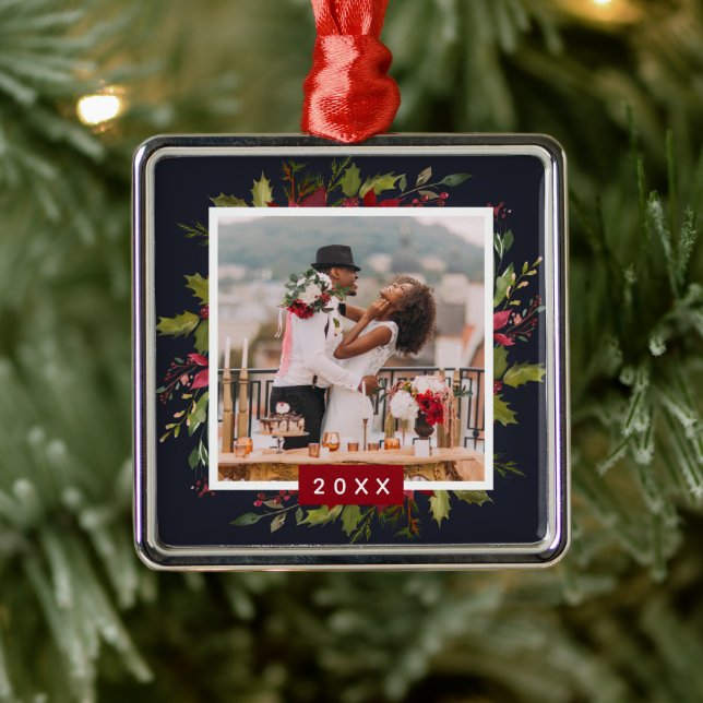 Holiday Greenery Keepsake Photo Christmas Metal Tree Decoration (Tree)