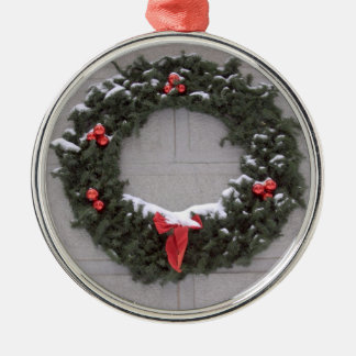 Holiday Wreath Metal Tree Decoration