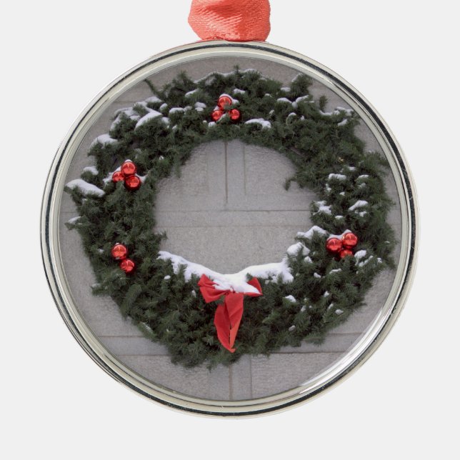 Holiday Wreath Metal Tree Decoration (Front)