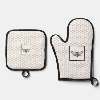 Honeycomb and Bee Oven Mitt & Pot Holder Set