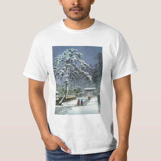 Honmonji Temple in Snow - Kawase Hasui 川瀬 巴水 T-Shirt (Front)