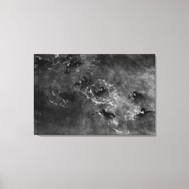 Honolulu, HA - Diving Boys Near Honolulu Harbour Canvas Print (Front)