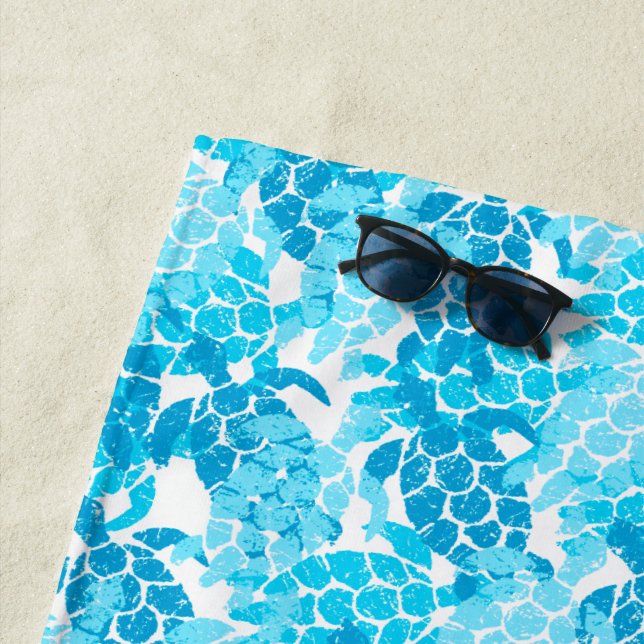 Honu Sea Turtle Hawaiian Tapa -Turquoise Beach Towel (In Situ)