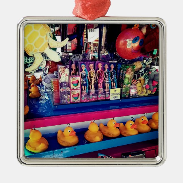 Hook a duck metal tree decoration (Front)