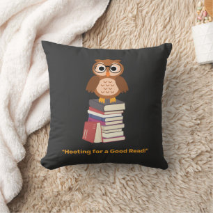 "Hooting for a Good Read!" Book lover Cushion