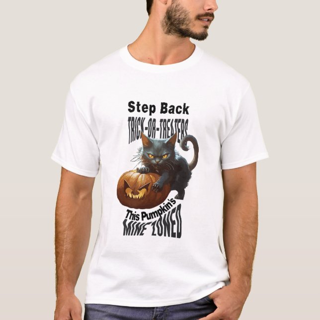 Horror Cat Scary Pumpkin Halloween Trick or Treat T-Shirt (Front)