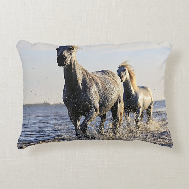 horses wet decorative cushion (Front)