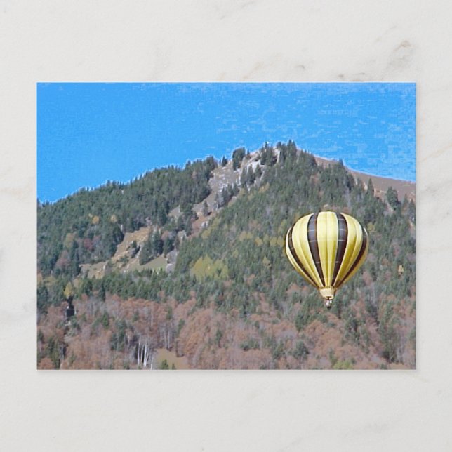 Hot air balloon in the Bernese Oberland Postcard (Front)