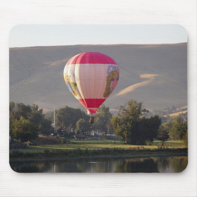 Hot air balloon over the Yakima River Mouse Mat (Front)