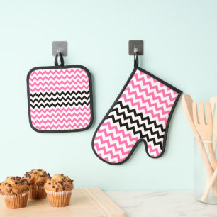 Hot Pink and Black Chevron by Shirley Taylor Oven Mitt & Pot Holder Set