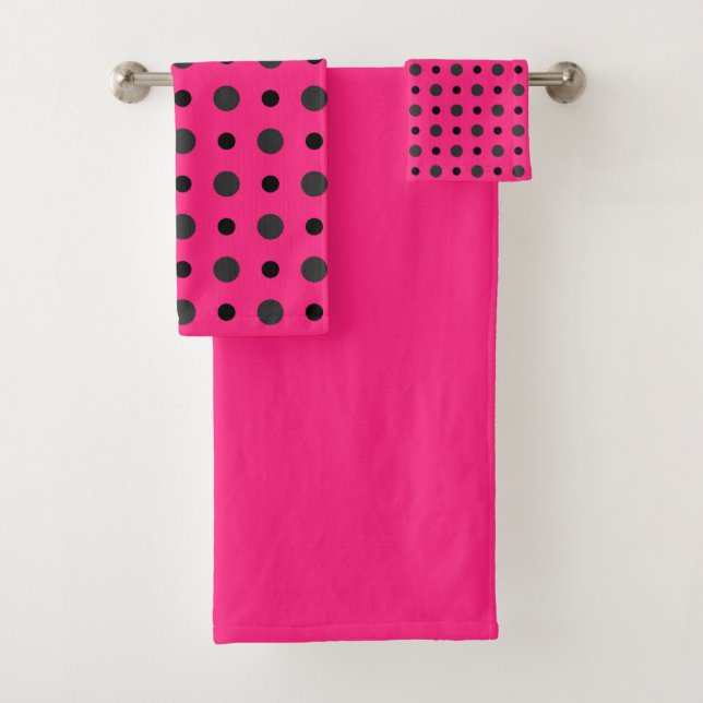 Hot pink, black and grey dots bath towel set (Insitu)
