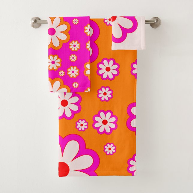 Hot Pink& Burnt Orange Daisies 70s Retro Floral  Bath Towel Set (Insitu)