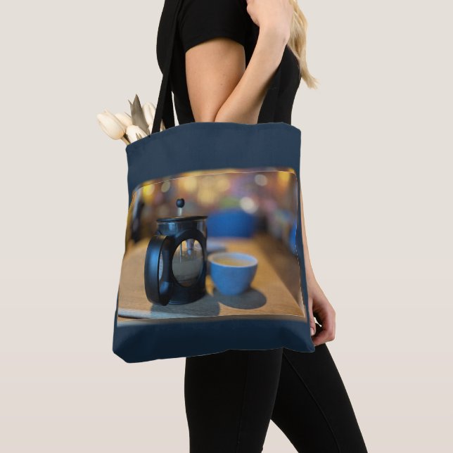 Hot tea tote bag (Close Up)